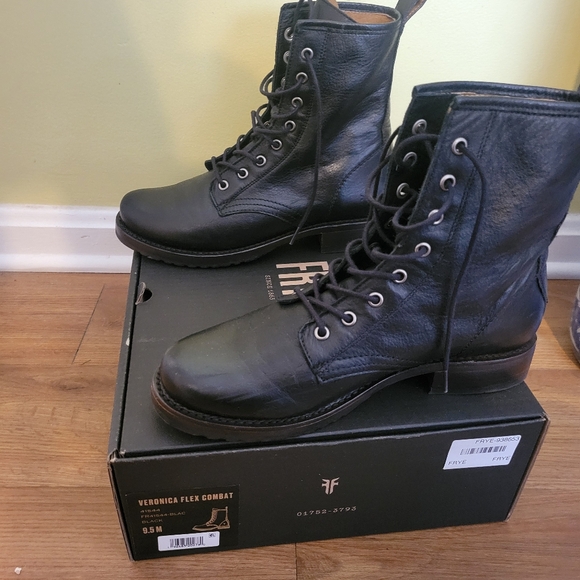 Frye Veronica Flex Combat Boot - Picture 6 of 6